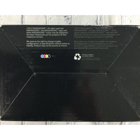 Magnasonic Self Set Clock with Dual Alarm AM /FM Radio Temp and Date Display - Picture 5 of 11